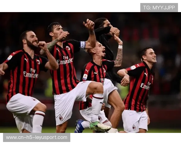 AC米兰在训练中强化中场与后防线的联动传球能力